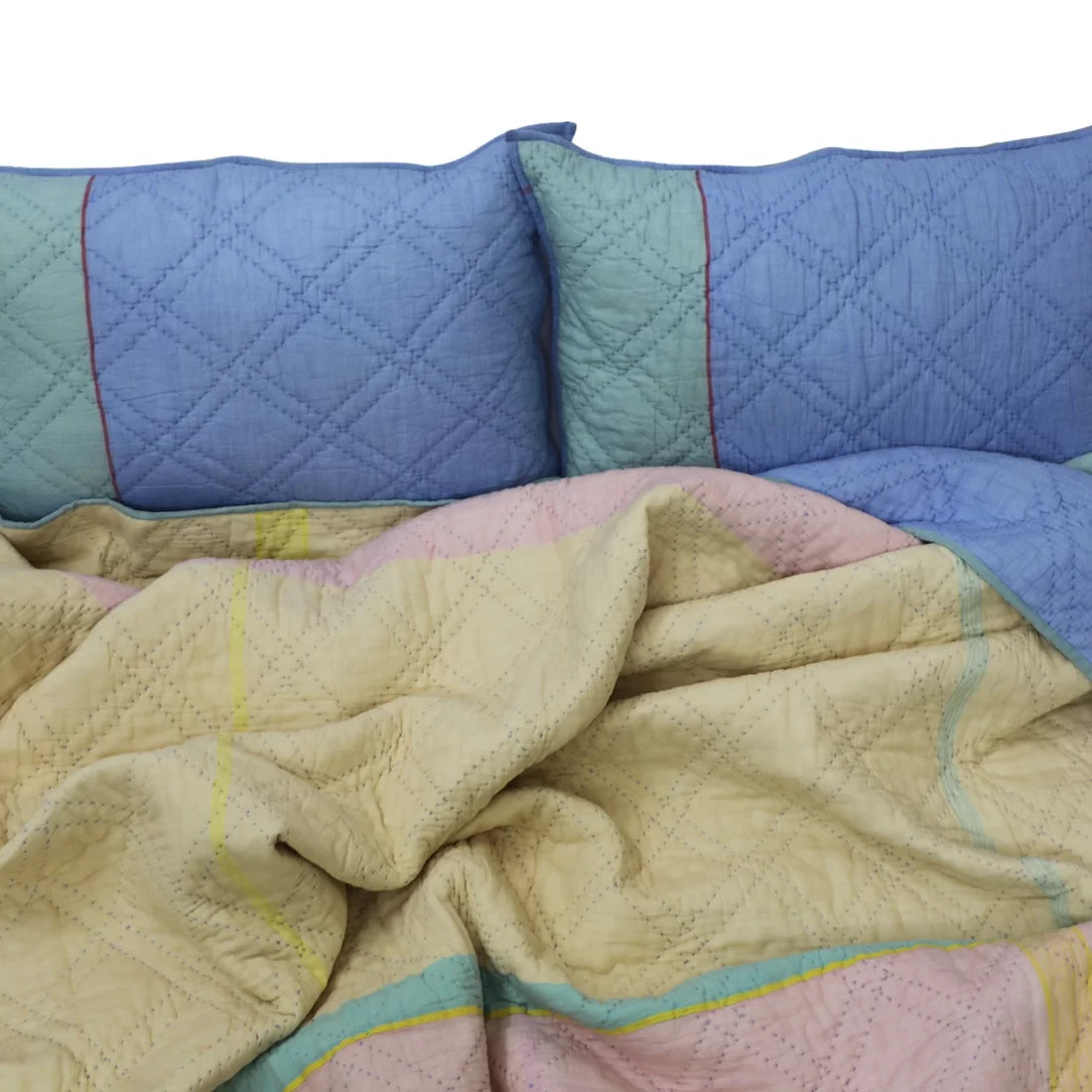 Lightweight Quilt for Summer – Marshmallow Collection | Handwoven Kantha Bedding Set