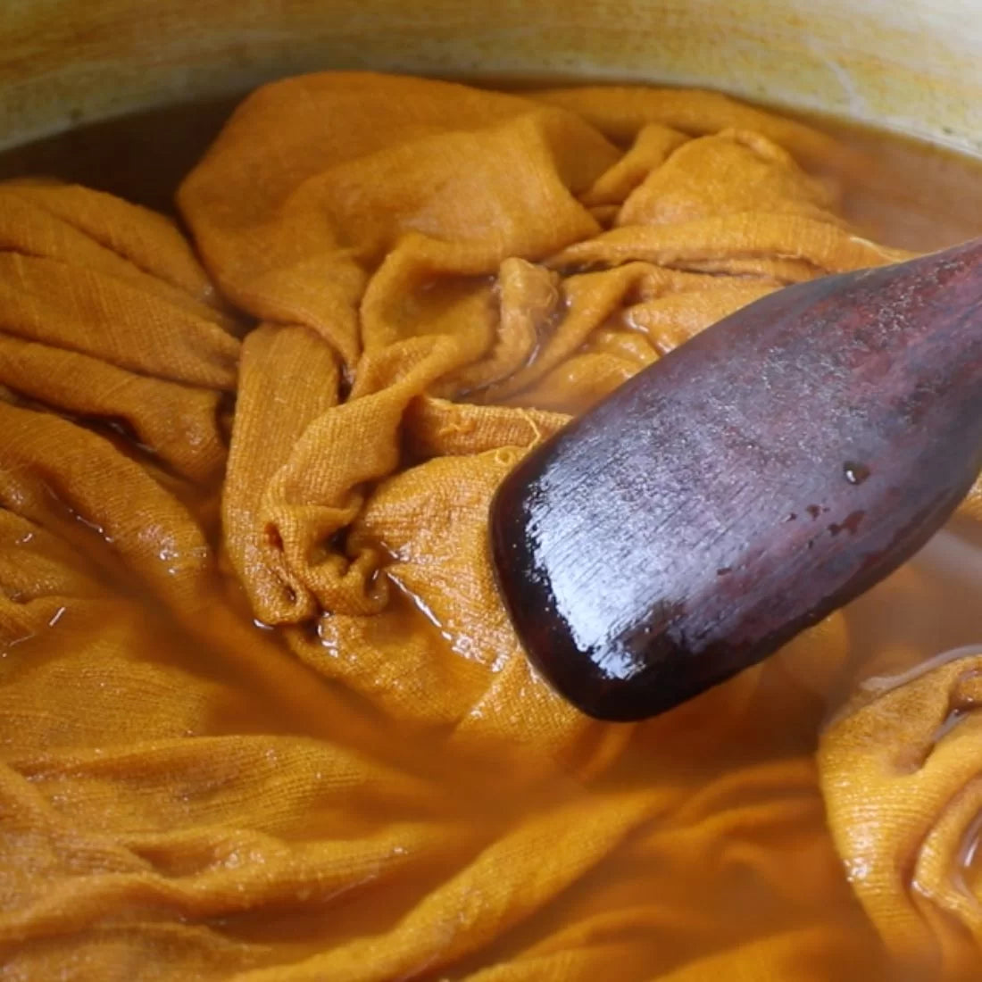Natural Marigold dye powder 100g from Marigold flower petals. Produces bright yellow shades. Handmade natural dye for textile dyeing. Made in India.