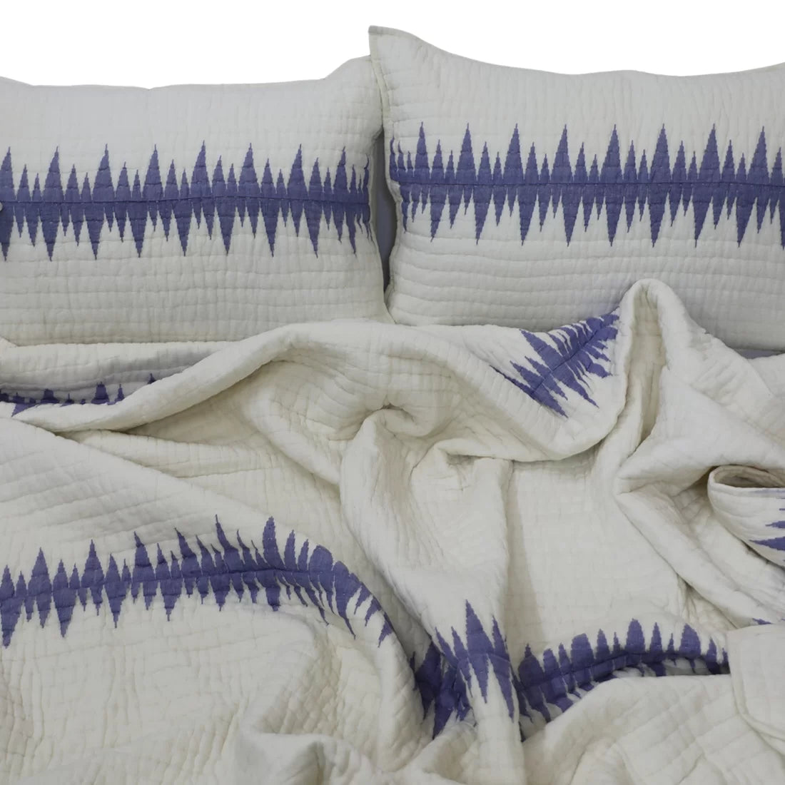 Handwoven Jamdani Cotton Quilt Set – Lightweight Double Bed Quilt with Shams