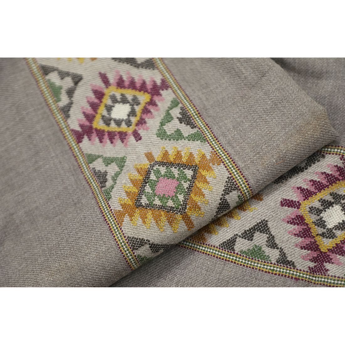 Vintage Wool Shawl with Hand Embroidery – Made in Bharat